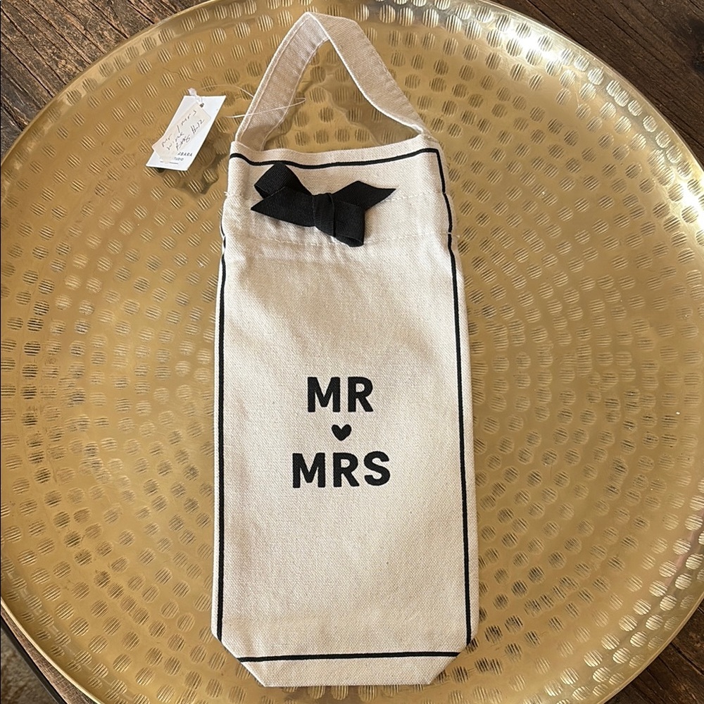 MR & MRS Wine Bag with Bow